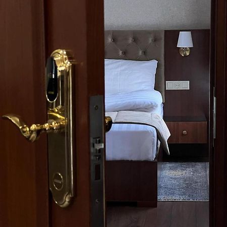 فندق Riviera بيشكيك المظهر الخارجي الصورة