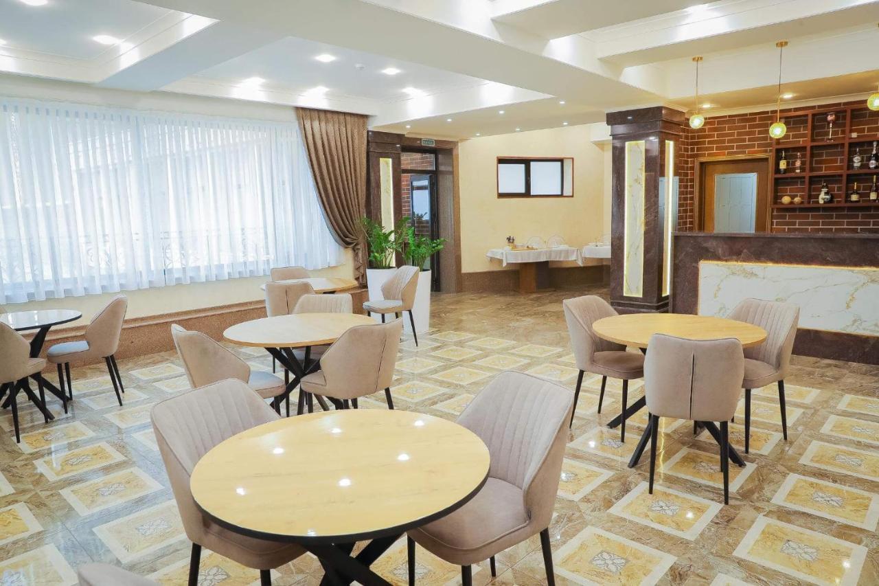 فندق Riviera بيشكيك المظهر الخارجي الصورة